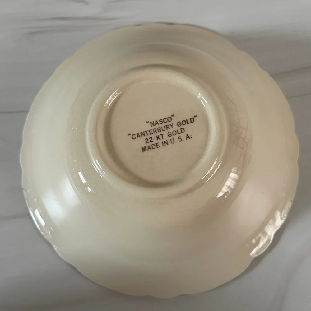Nasco Canterbury Gold vintage 1930s serving bowl with 22K gold details